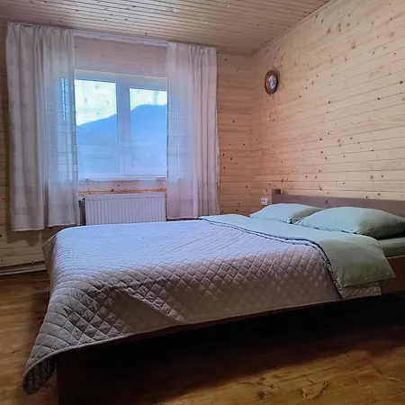Guest house Na Hutori Tatariv